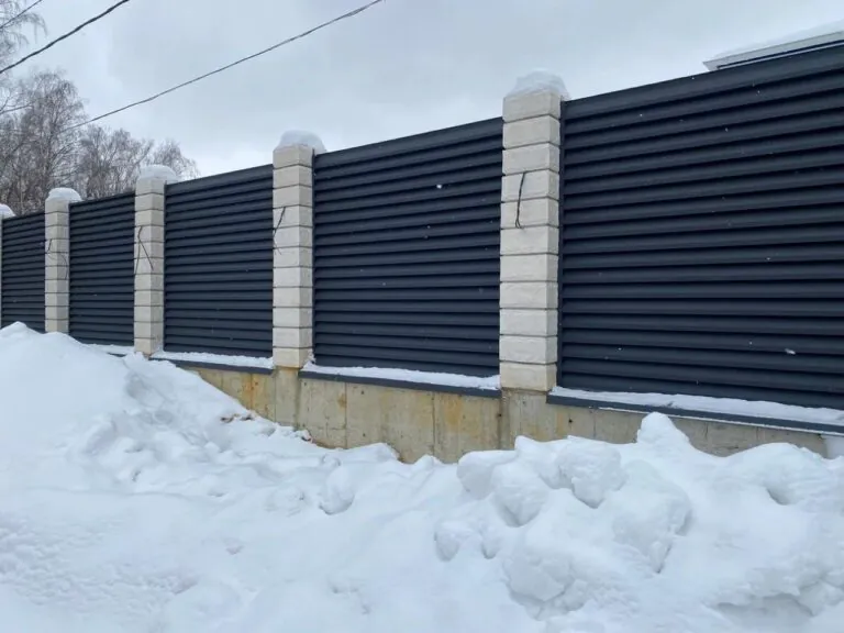 Комбинированные заборы жалюзи столбы блок
